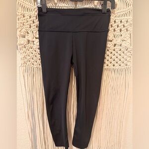 Women’s Athleta Black Accelerate Capri High-Waist Activewear & Fitness Tights